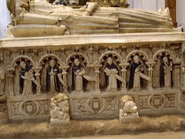 13_Detalle_de_un_mausoleo