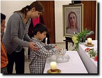 06_Una_madre_con_su_hijo.JPG