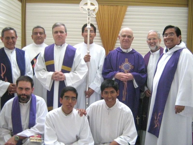 p_chus_p_jesusysacerdotes.jpg