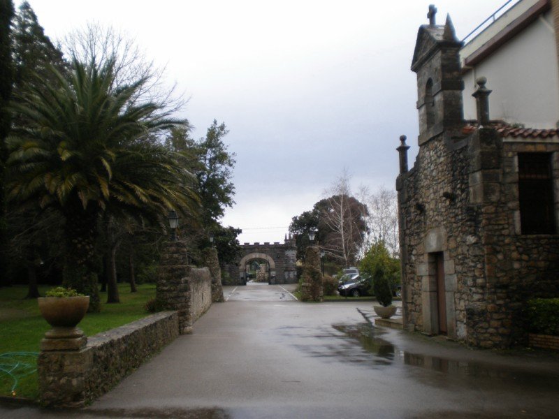 18_Entrada_al_edificio.jpg